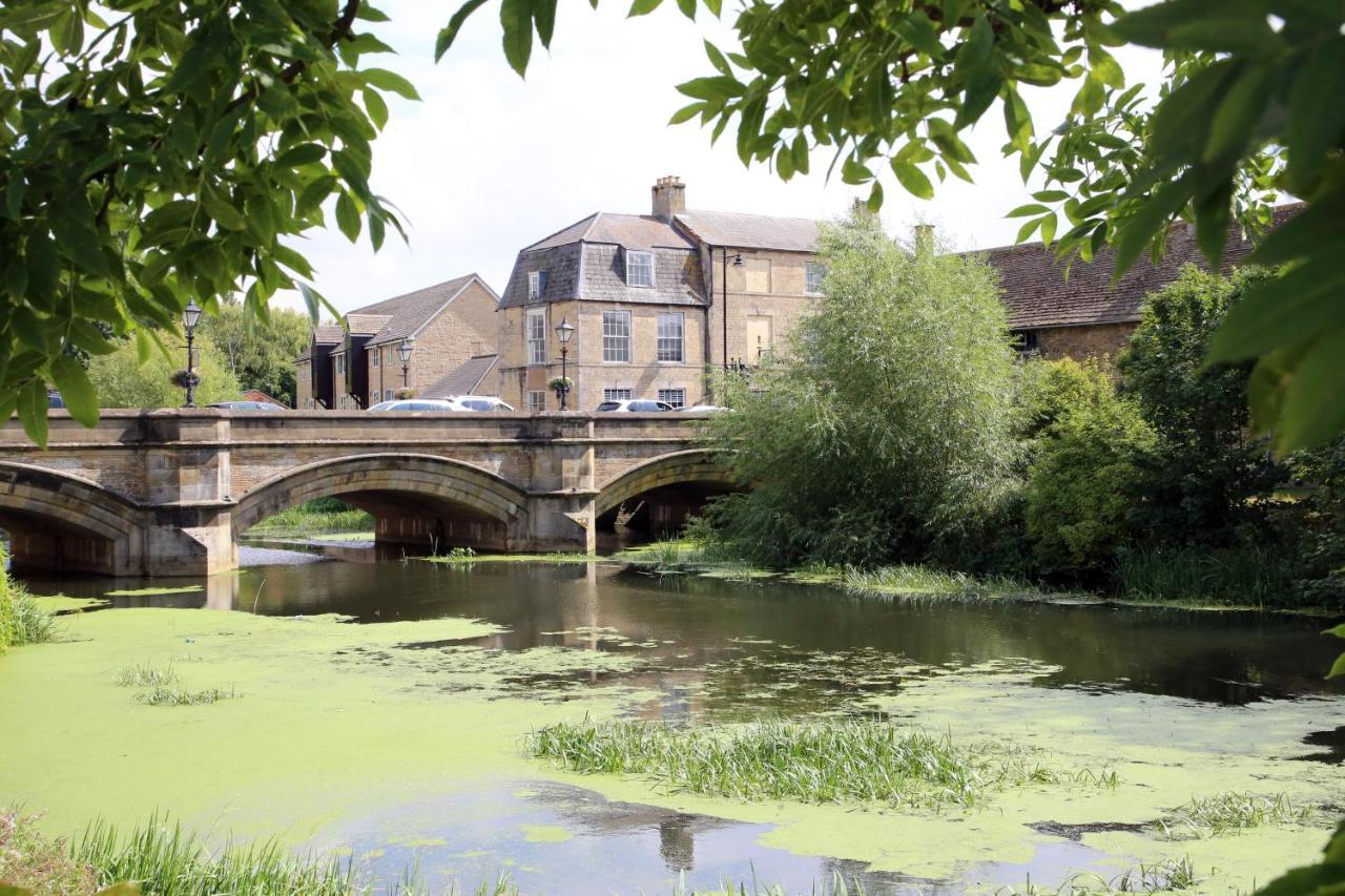 Luxury 3 Bed Apartment In The Heart Of Stamford Esterno foto