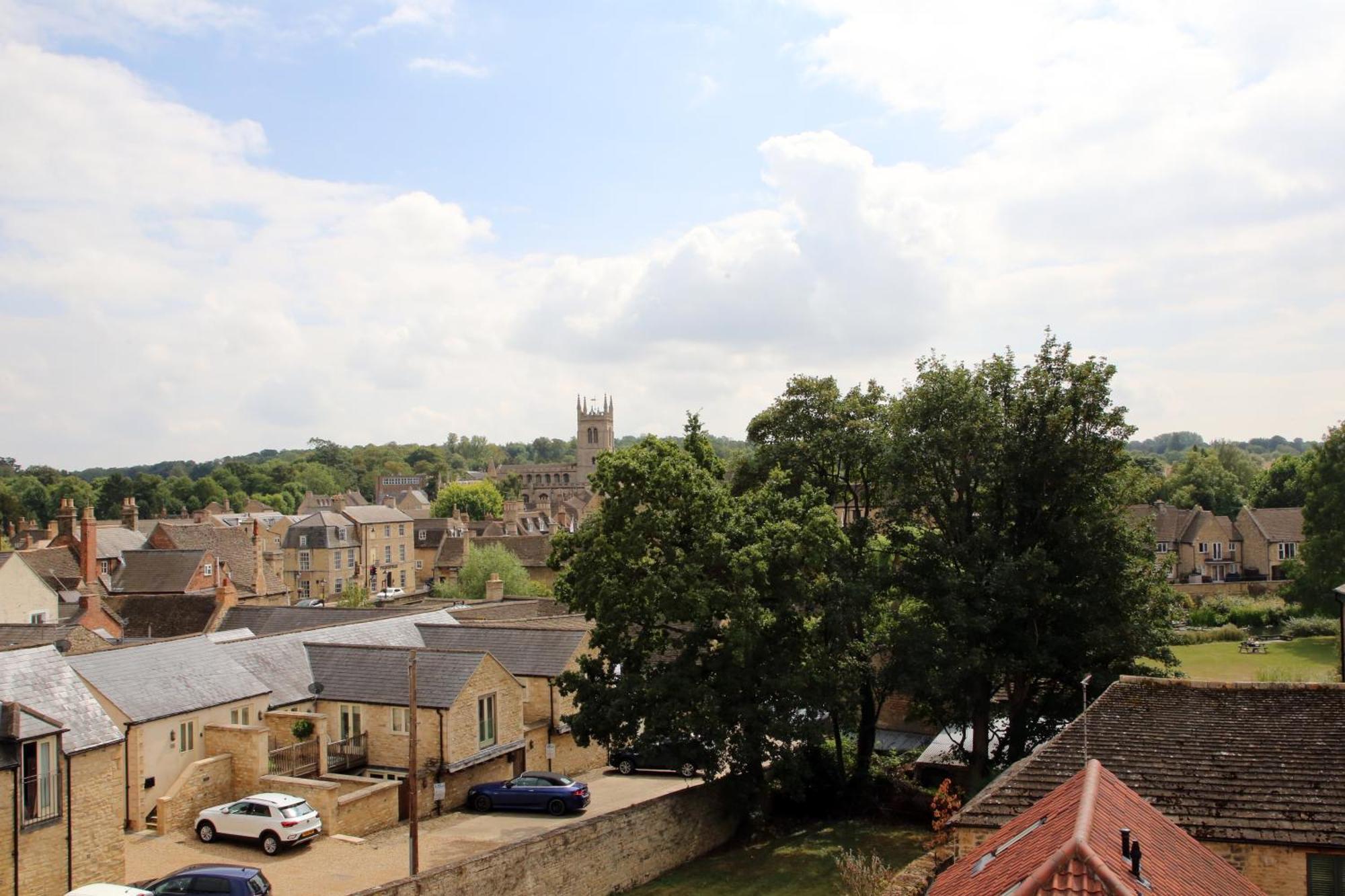 Luxury 3 Bed Apartment In The Heart Of Stamford Esterno foto
