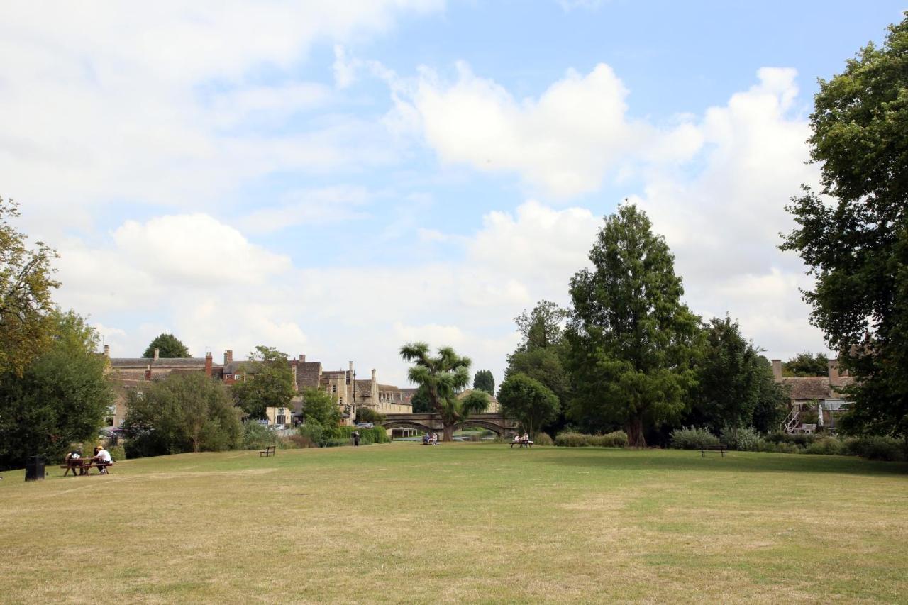 Luxury 3 Bed Apartment In The Heart Of Stamford Esterno foto